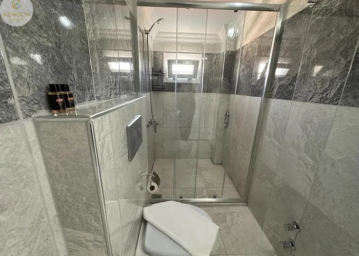 Newton Apart Aparthotel